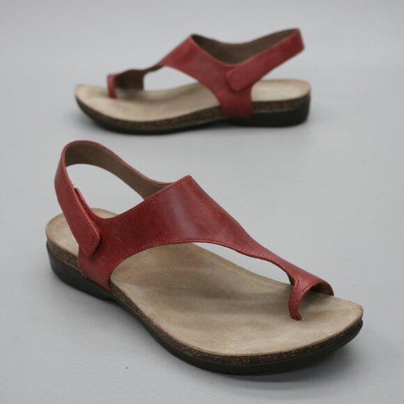 Dansko 38 Ladies (7.5-8) Reece Waxy Red Hook Loop Wedge Toe-loop Shoes Sandals - Picture 1 of 12